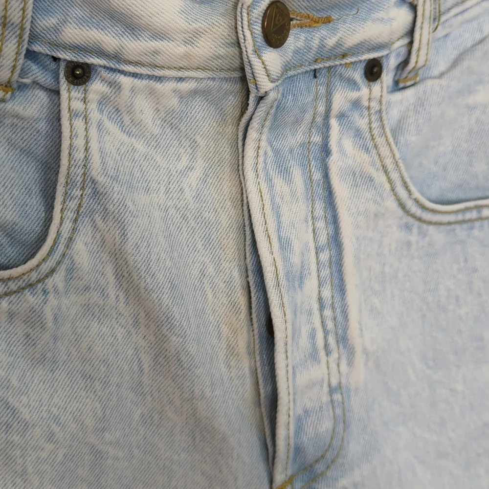 Vintage 90s Georges‎ Marciano For Guess Button Fly Light Wash Jean Short Size 3